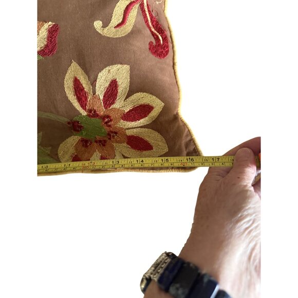 Set of 2 Vintage PIer 1 Floral Embroidered Decorative Throw Pillow 17x17" - Picture 2 of 5